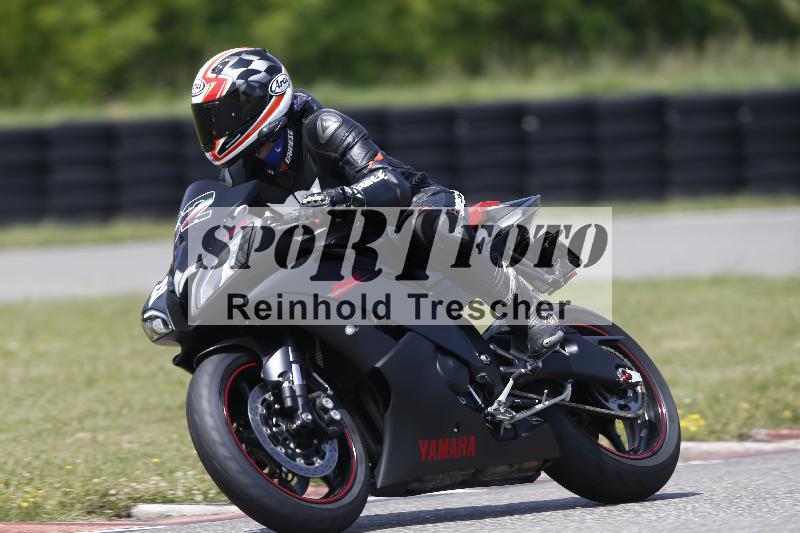 /27 12.06.2025 Ducati Schweiz Trackday Warmup  ADR/blau-bleu/2